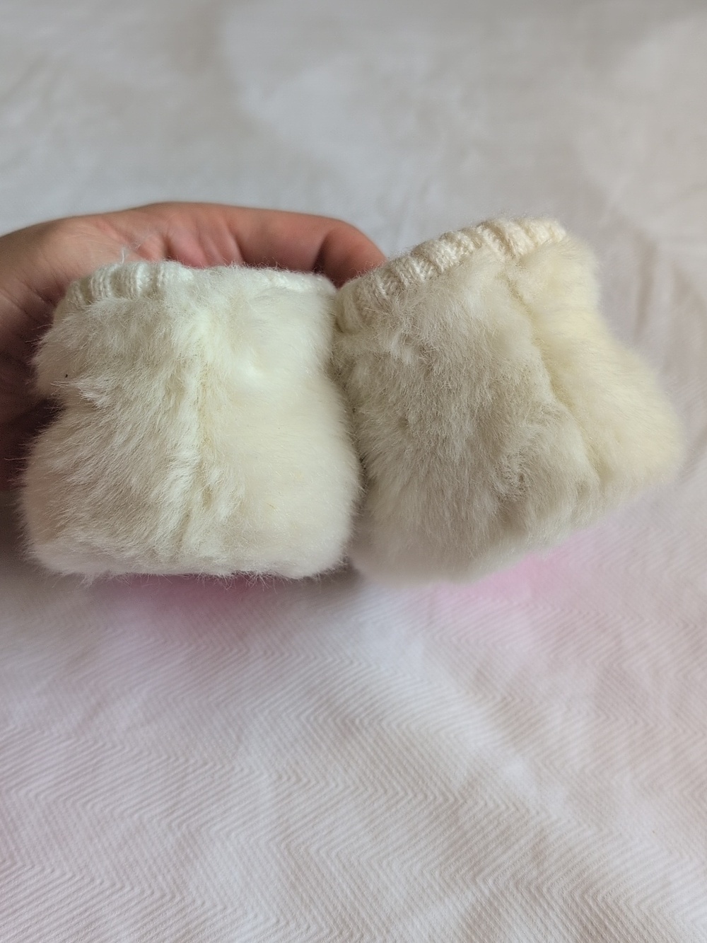 roxy baby adorable fluffy kitten slippers with knit & faux fur lining infant 2 - Picture 6 of 7